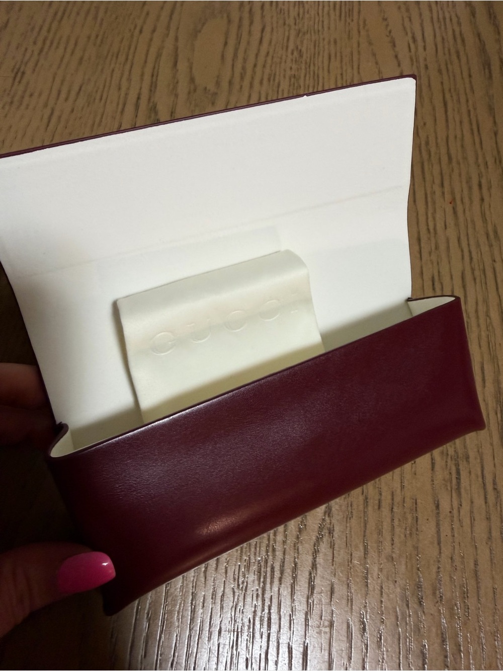 Gucci Burgundy Leather Glasses Case with Cream Cleaning Cloth - Picture 4 of 8